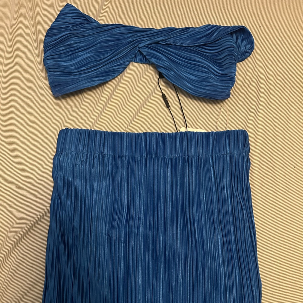 Fashion nova 2 piece royal blue maxi skirt set (pleated)